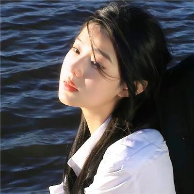 迎风而立的狮子